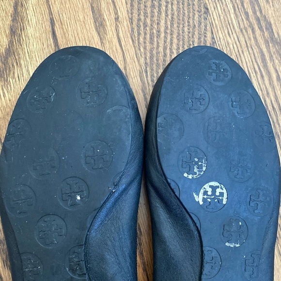 Black Tory Burch Reva ballet flats with silver logo. Good used condition - Picture 9 of 12